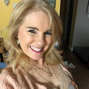 Meet your Posher, Clarissa